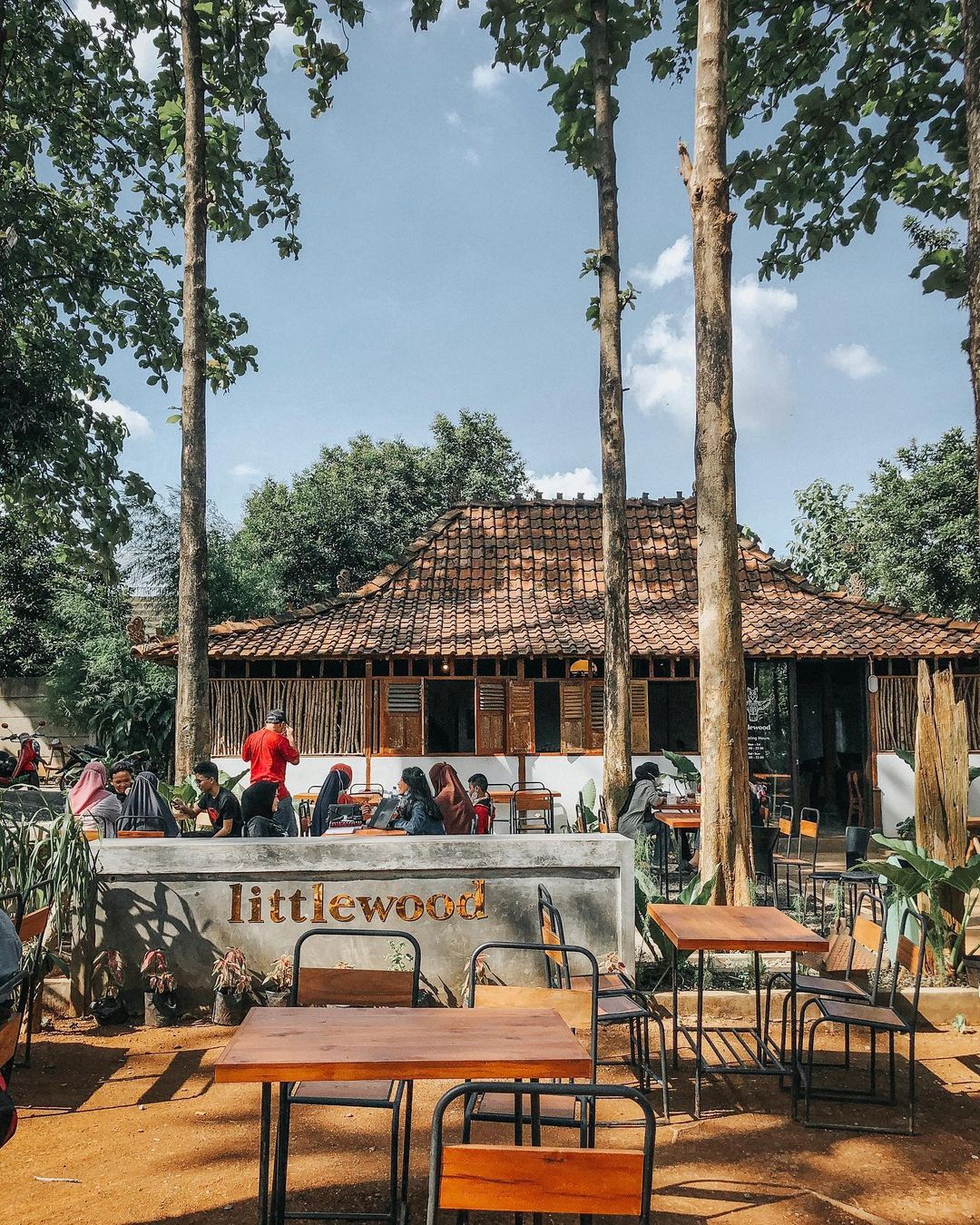 Cafe Littlewood Bogor