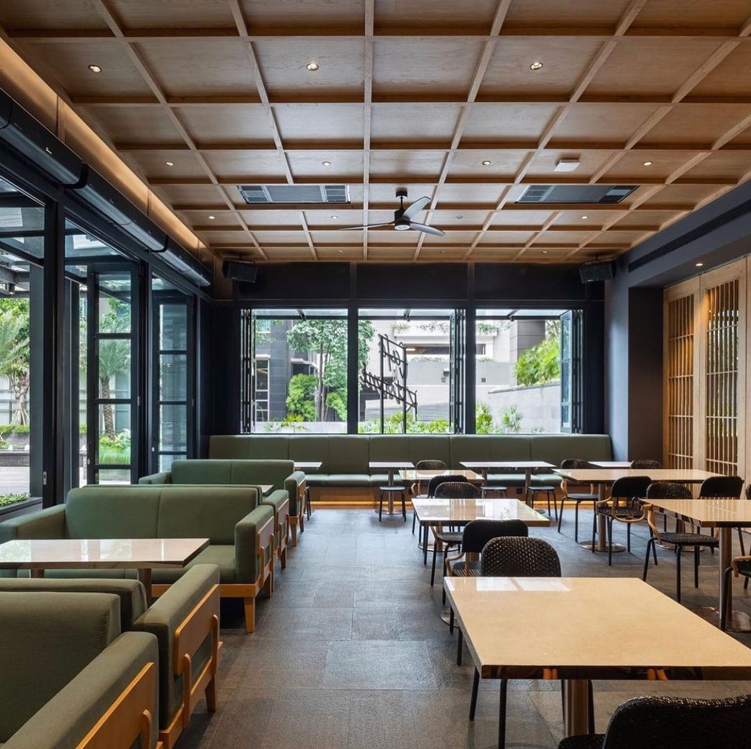 Desain Interior Café Kitsuné