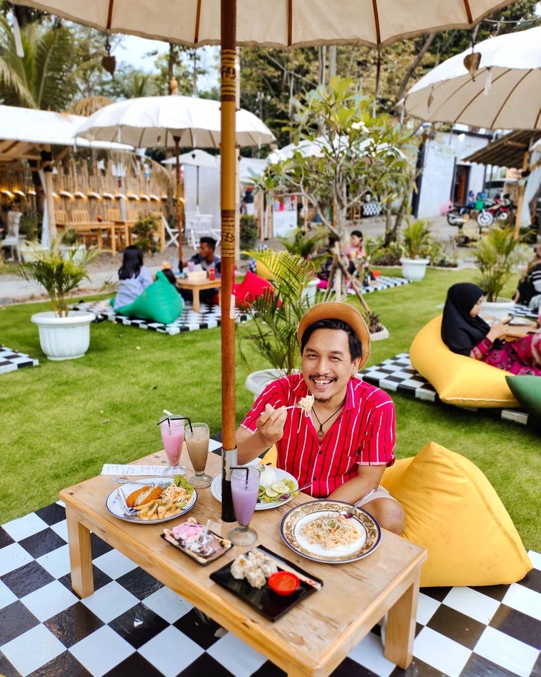 Kafe Taman Dramaga Bogor