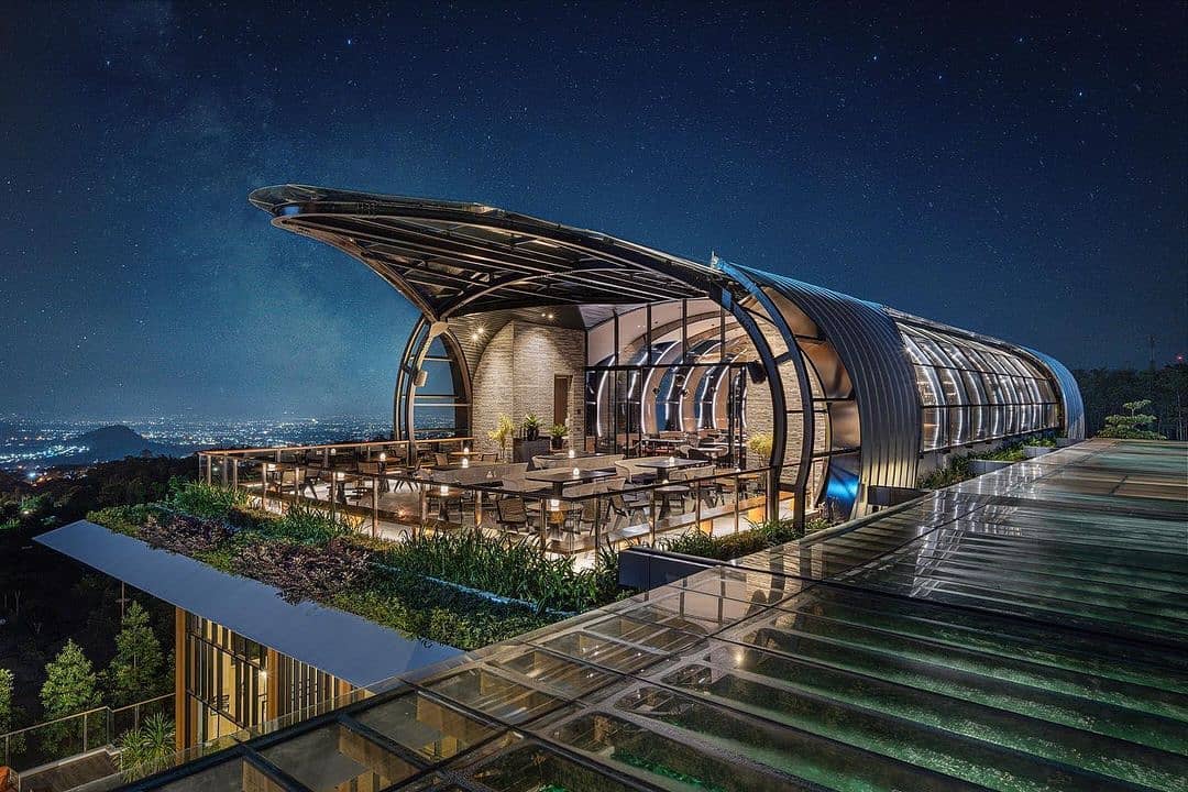 Skydome Lounge & Bar Jawa Timur