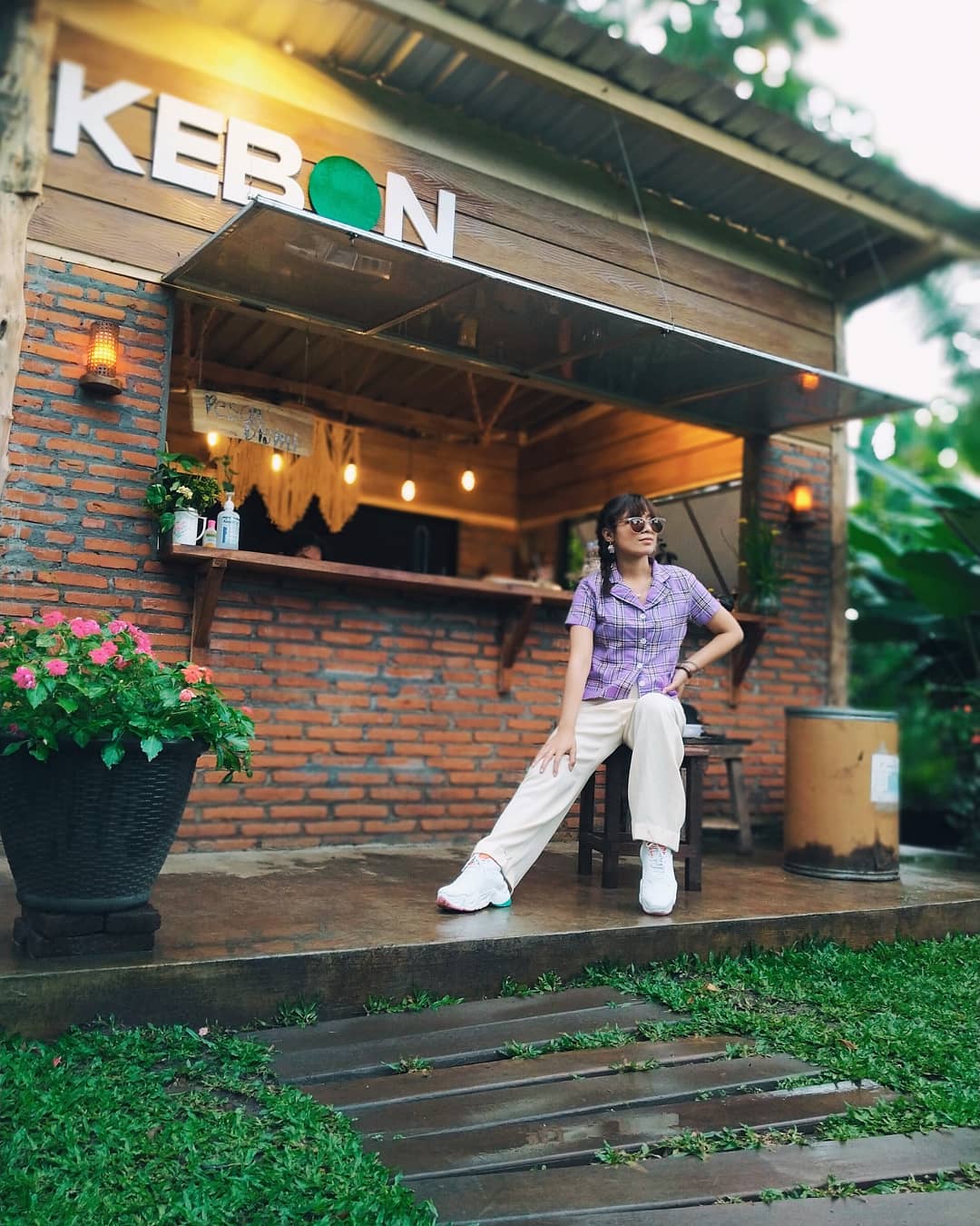 View Kebon TR Cafe